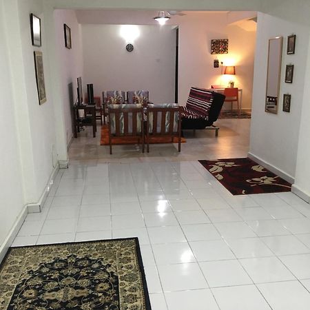 RB Double Storey Bandar Tasik Selatan Homestay Kuala Lumpur Bagian luar foto