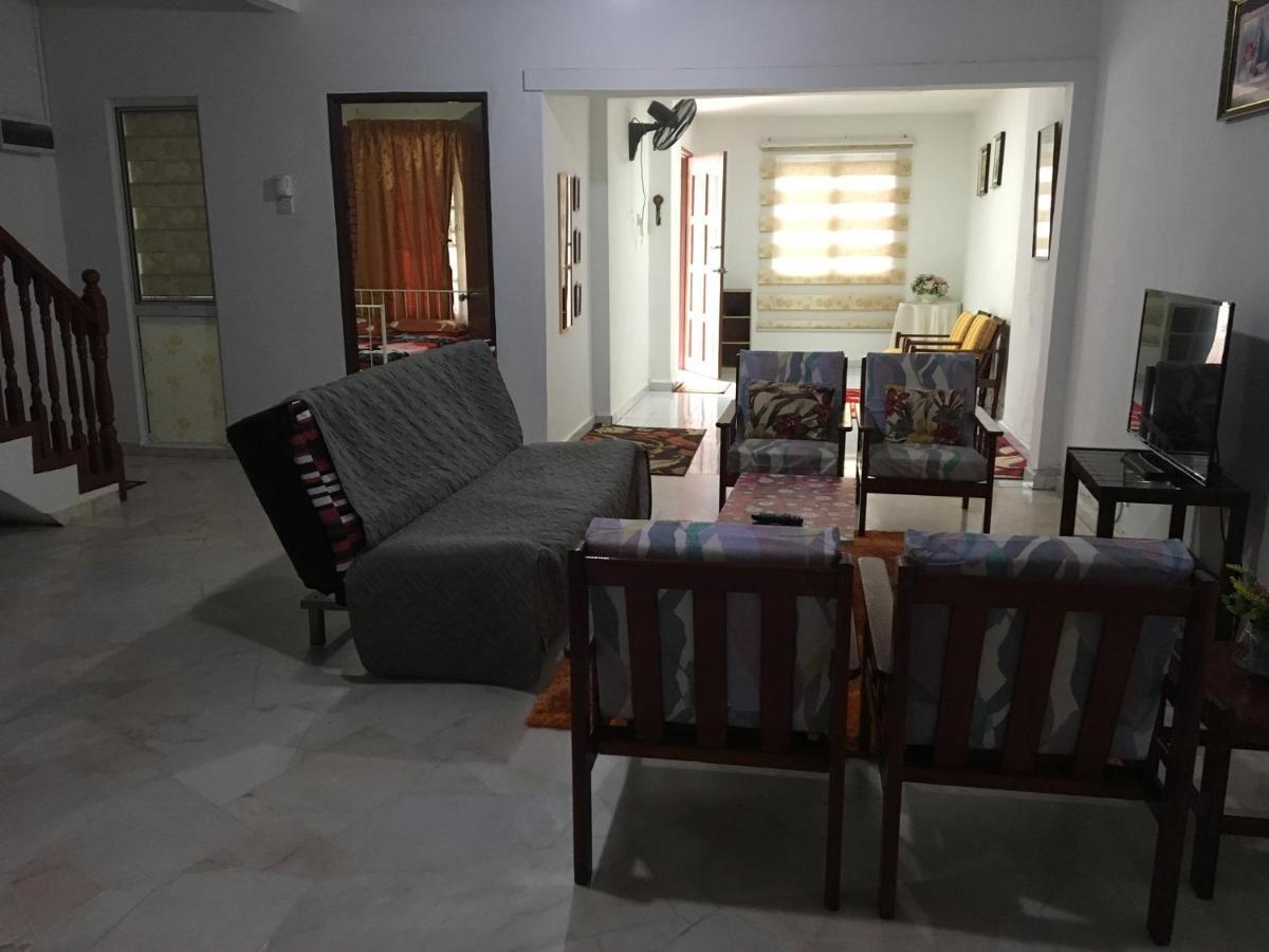 RB Double Storey Bandar Tasik Selatan Homestay Kuala Lumpur Bagian luar foto
