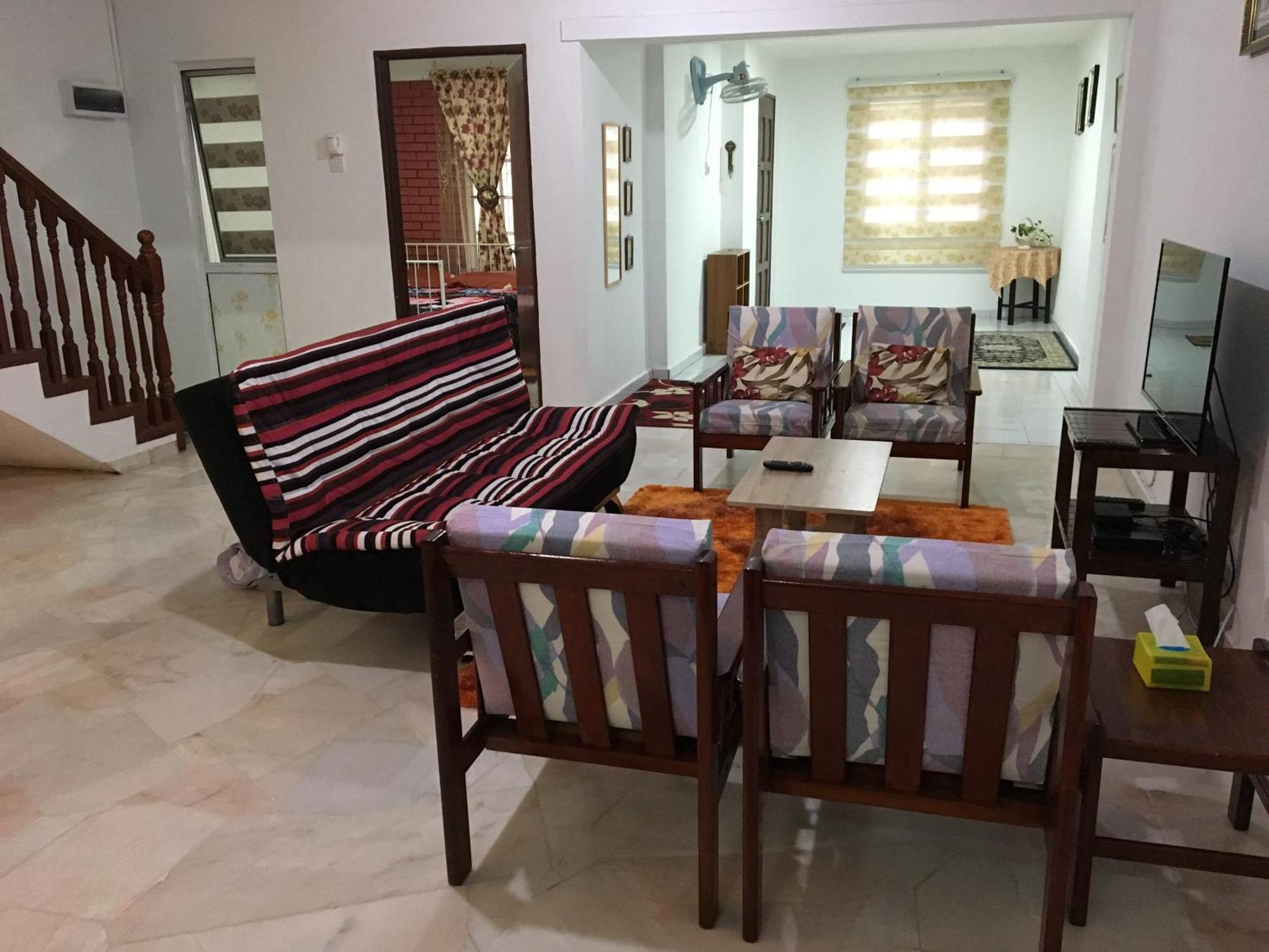 RB Double Storey Bandar Tasik Selatan Homestay Kuala Lumpur Bagian luar foto